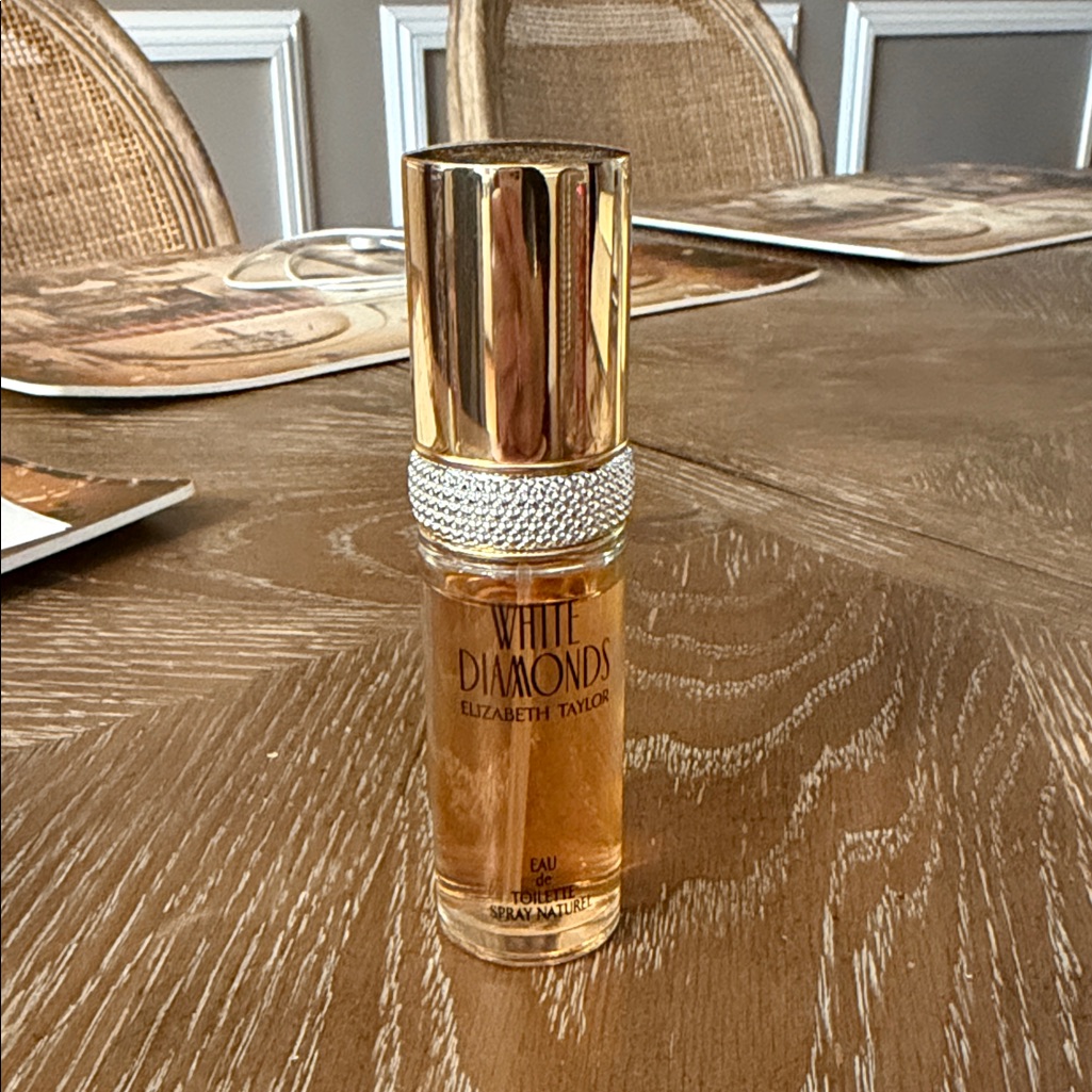 White Diamonds Elizabeth Taylor Perfume Spray  Gold  Clear